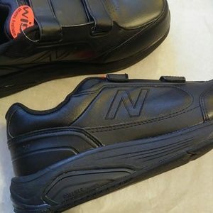 Mens XXX Wide New Balance Shoes